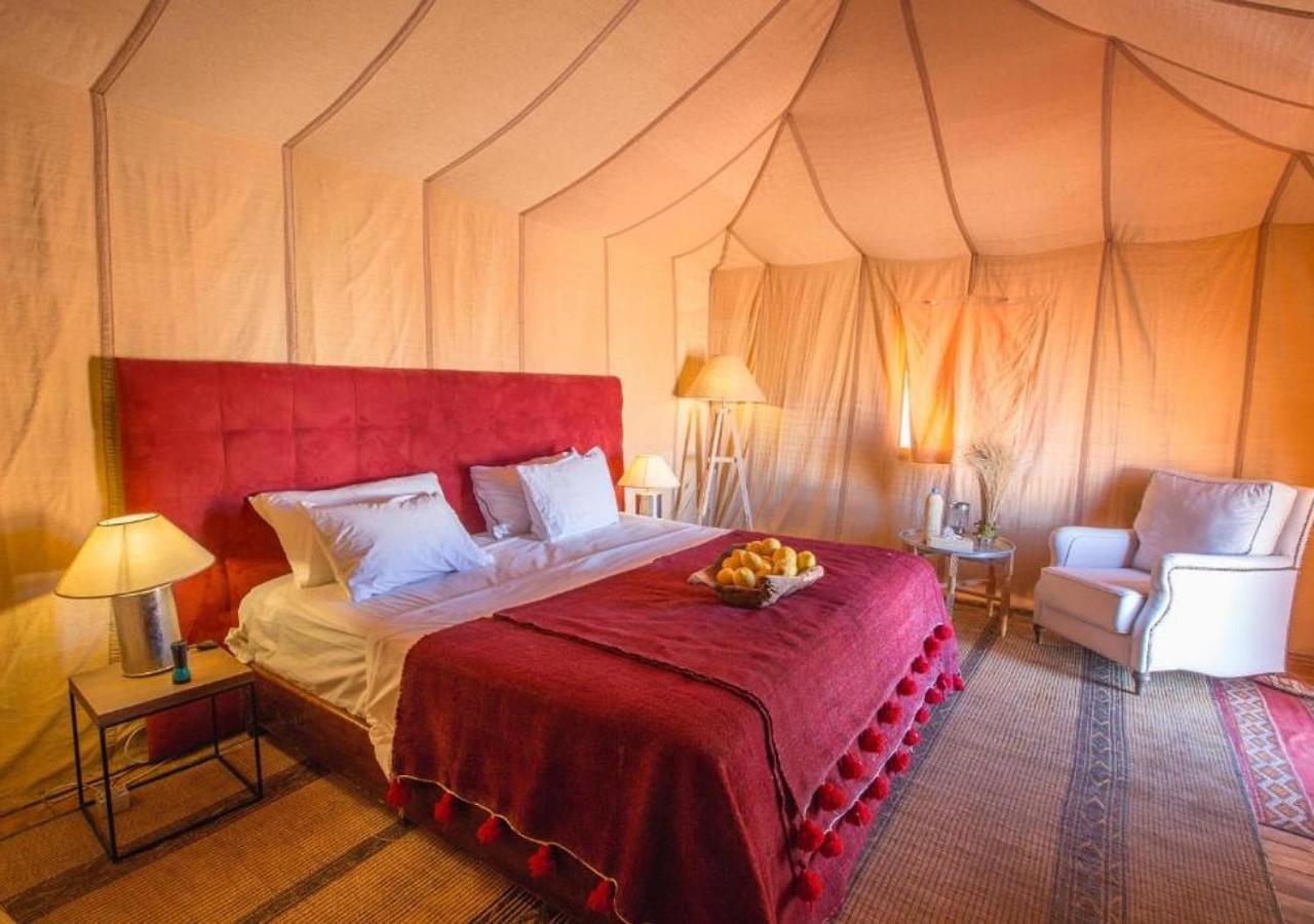 ホテル Amazing Luxury Camp メルズーガ エクステリア 写真