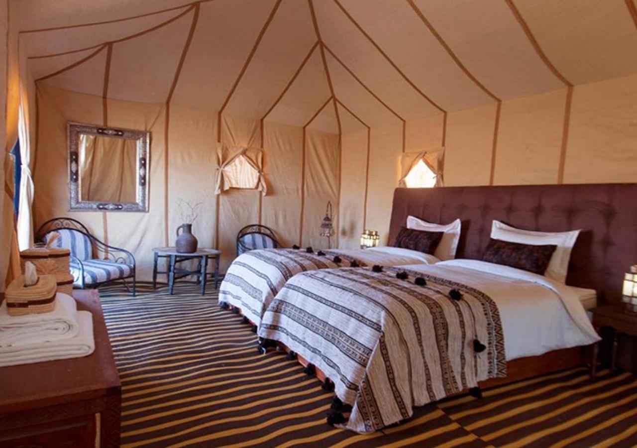 ホテル Amazing Luxury Camp メルズーガ エクステリア 写真