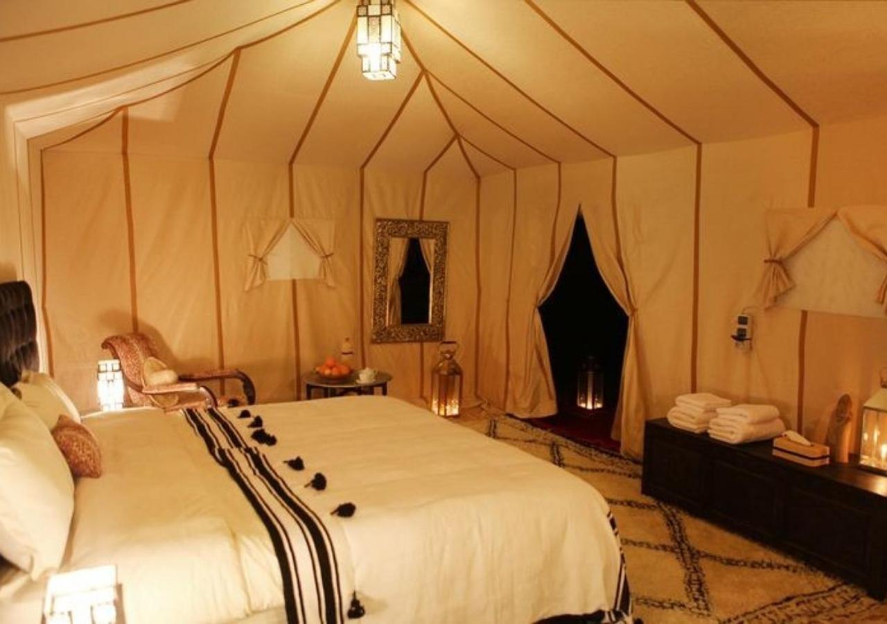 ホテル Amazing Luxury Camp メルズーガ エクステリア 写真