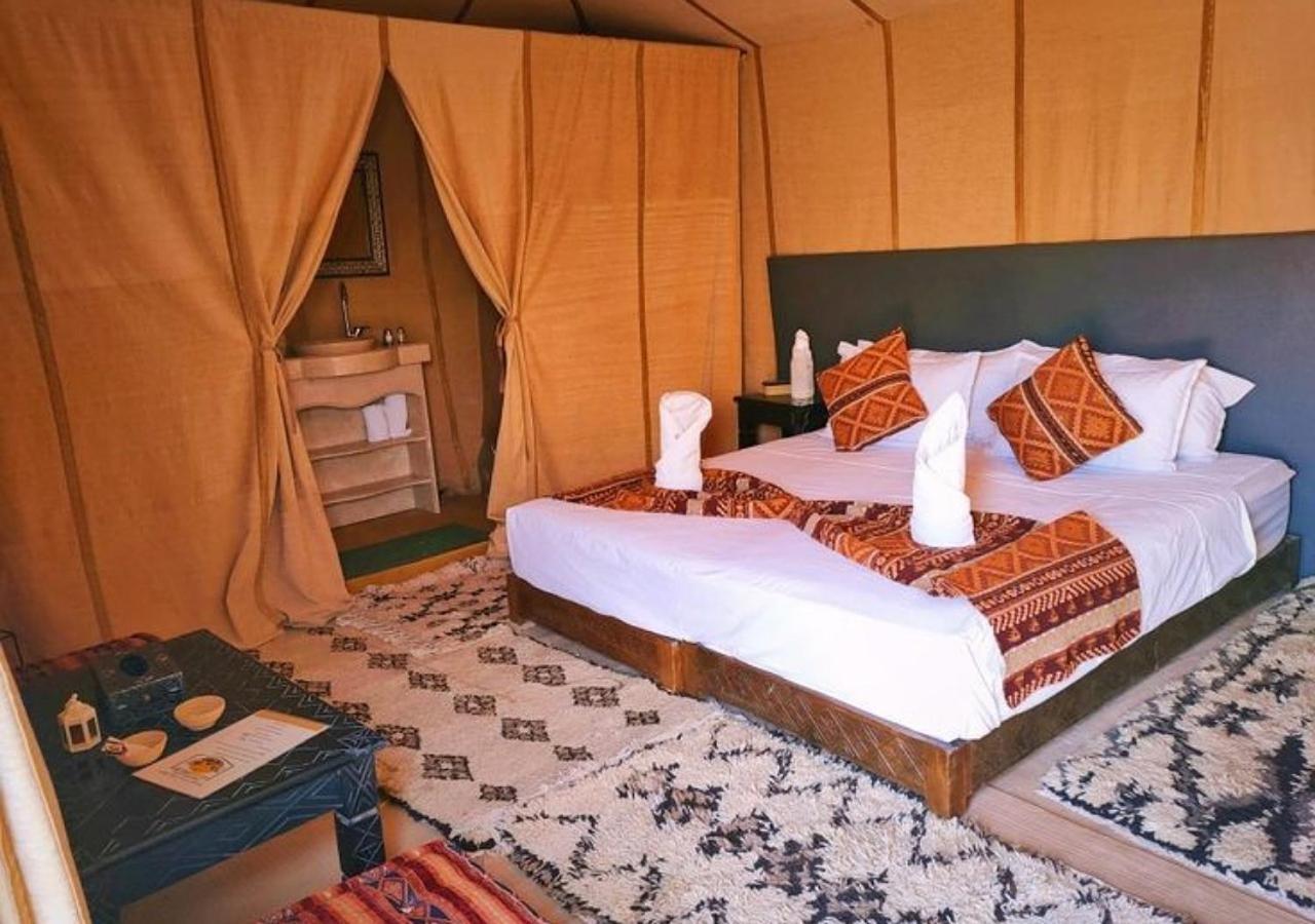 ホテル Amazing Luxury Camp メルズーガ エクステリア 写真